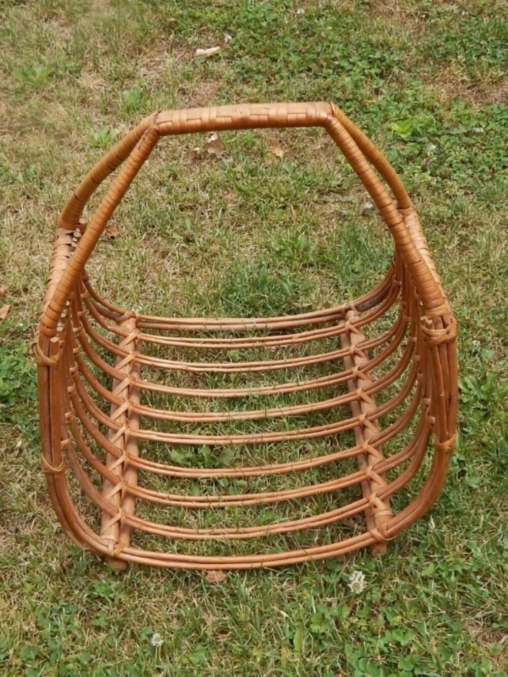 Vintage Unusual Wicker Style Boho Tiki Magazine Rack****